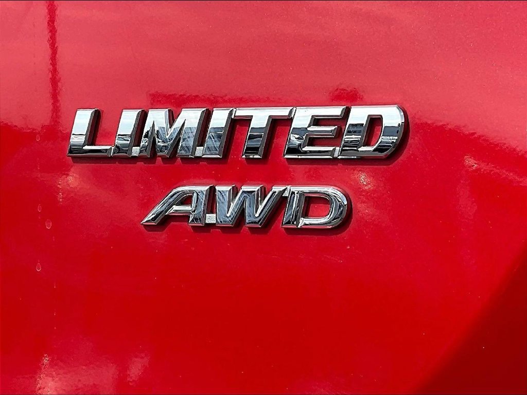 Used 2017 Toyota RAV4 Limited AWD/4WD image 28