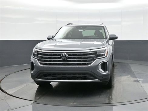 New 2026 Volkswagen Atlas SE image 2