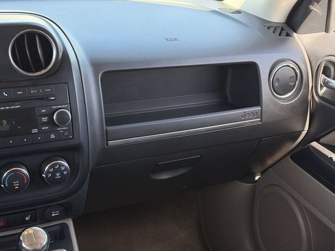 Used 2016 Jeep Patriot High Altitude FWD image 15