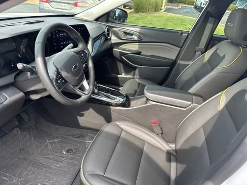 Used 2026 Chevrolet Trax ACTIV w/ Sunroof Package FWD image 7