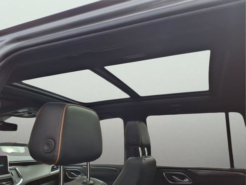 Used 2022 GMC Yukon XL AT4 w/ Max Trailering Package image 8