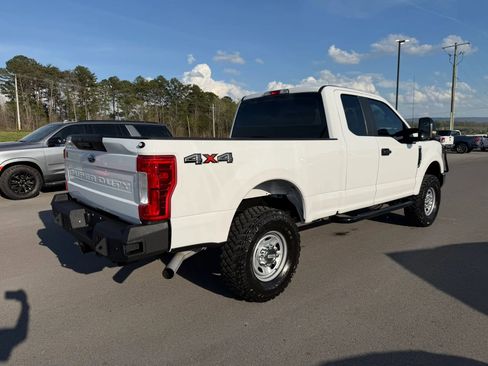 Used 2018 Ford F250 XL w/ Power Equipment Group image 4