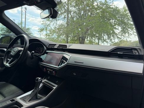 Used 2020 Audi Q3 2.0T Premium w/ Convenience Package AWD/4WD image 31