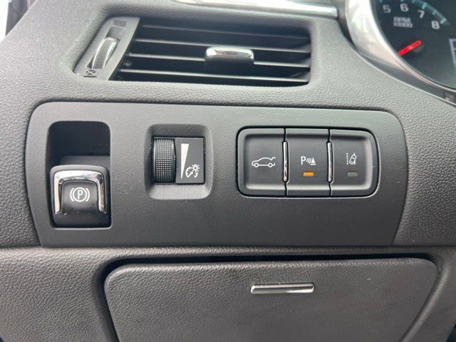 Used 2015 Chevrolet Impala LT w/ Convenience Package FWD image 10