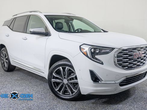 Used 2020 GMC Terrain Denali w/ Denali Premium Package AWD/4WD image 1