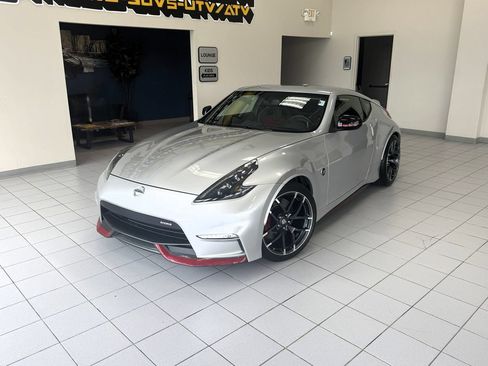 Used 2015 Nissan 370Z NISMO RWD image 1