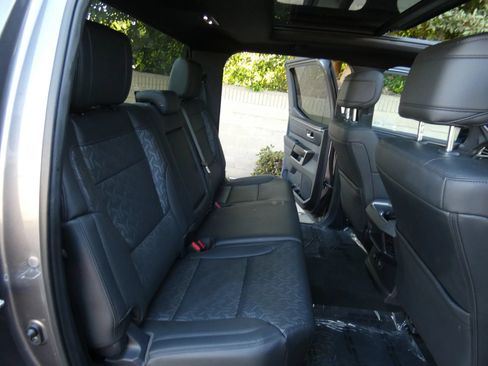 Used 2025 Toyota Tundra Limited AWD/4WD image 42
