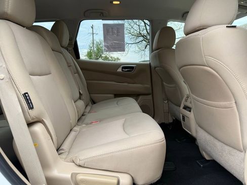 Used 2018 Nissan Pathfinder SV w/ SV Tech Package FWD image 14