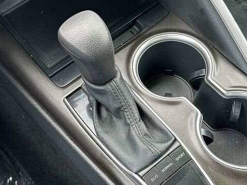 Certified 2022 Toyota Camry LE FWD image 25