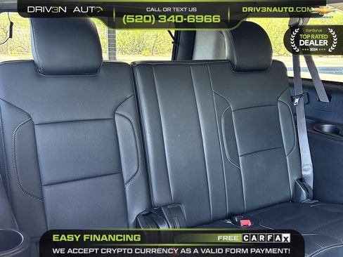 Used 2015 Chevrolet Suburban LTZ RWD image 12