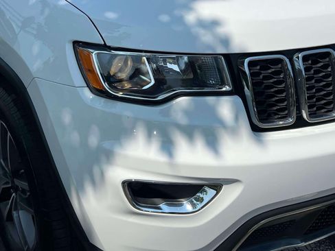 Used 2022 Jeep Grand Cherokee Limited AWD/4WD image 7