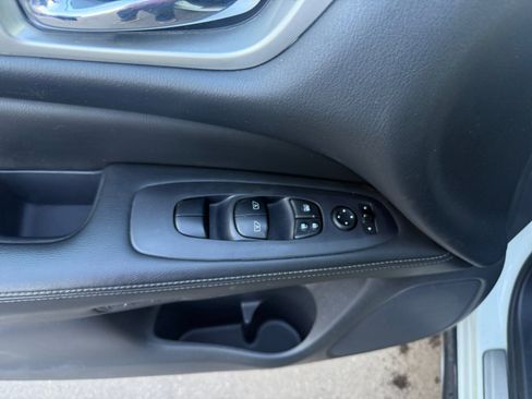 Used 2016 Nissan Pathfinder Platinum image 13