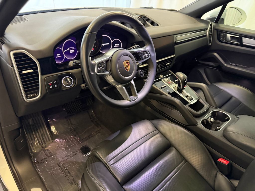 Certified 2022 Porsche Cayenne Platinum Edition AWD/4WD image 4