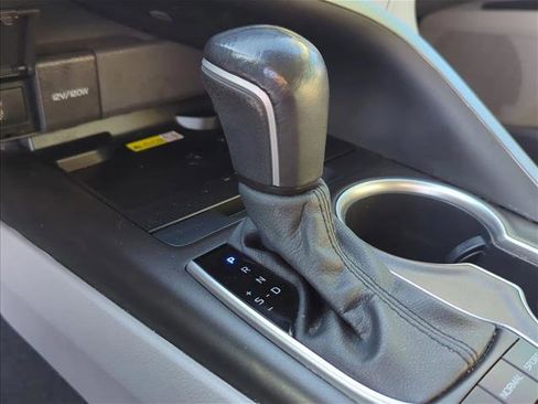 Certified 2022 Toyota Camry XLE FWD image 20