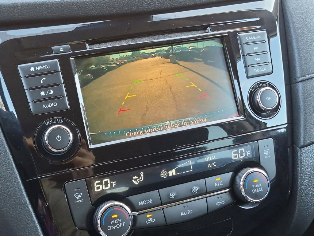 Used 2019 Nissan Rogue SV AWD/4WD image 15