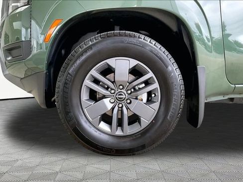 Used 2025 Nissan Frontier SV RWD image 20