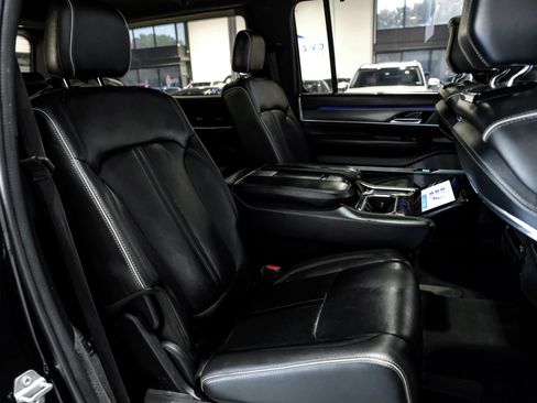 Used 2022 Jeep Grand Wagoneer Series II image 43