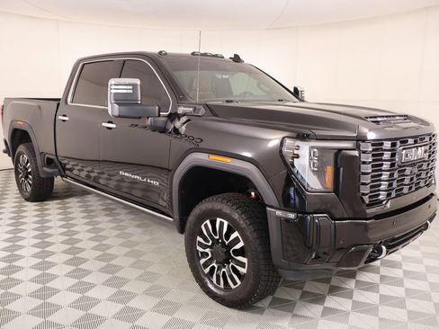 Used 2025 GMC Sierra 2500 Denali Ultimate w/ Max Trailering Package AWD/4WD image 1