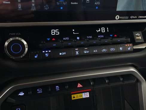 Used 2023 Toyota Tundra Platinum image 29