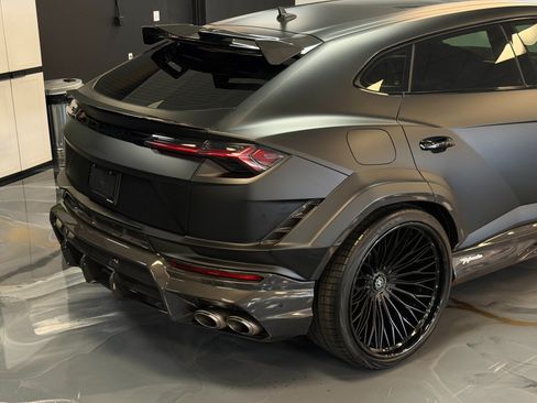 Used 2023 Lamborghini Urus Performante AWD/4WD image 8