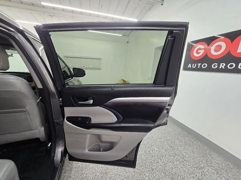 Used 2016 Toyota Highlander XLE FWD image 28