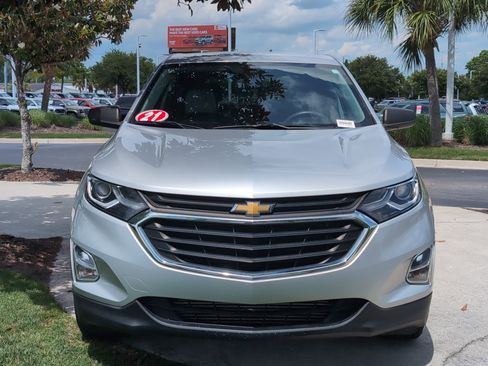 Used 2021 Chevrolet Equinox LS FWD image 3