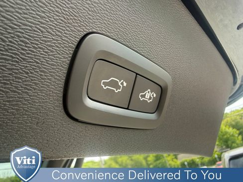 Certified 2023 Volvo C40 P8 Recharge Plus AWD/4WD image 25