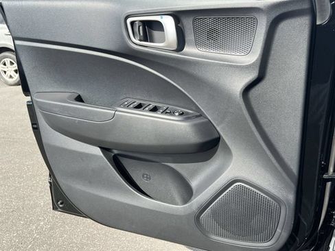 New 2026 Hyundai Venue SE FWD image 21