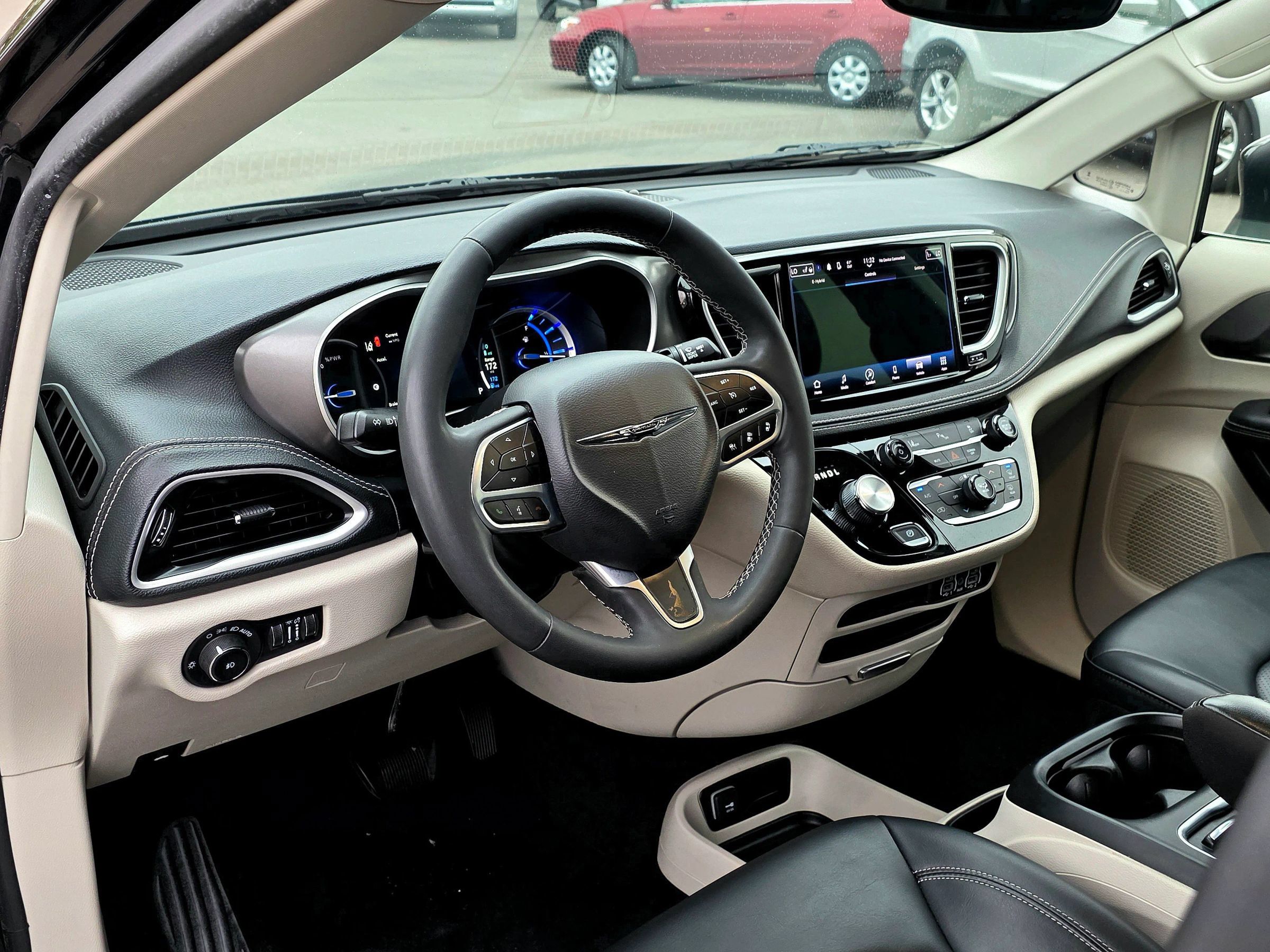 Used 2023 Chrysler Pacifica Touring-L FWD image 20