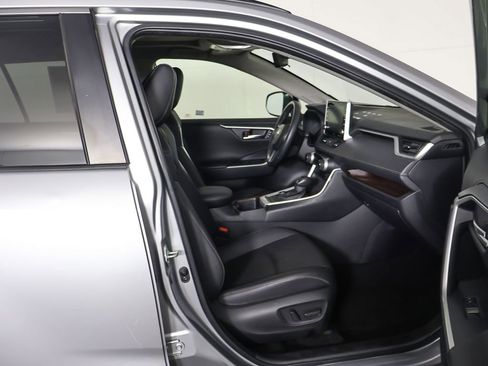 Used 2022 Toyota RAV4 Limited image 31