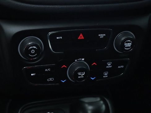 Used 2018 Jeep Compass Trailhawk w/ Cold Weather Group image 25