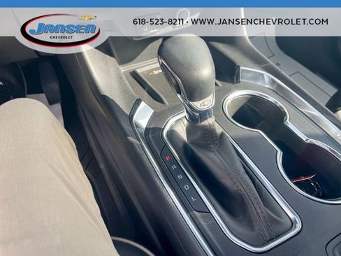 Used 2023 Chevrolet Traverse Premier image 15