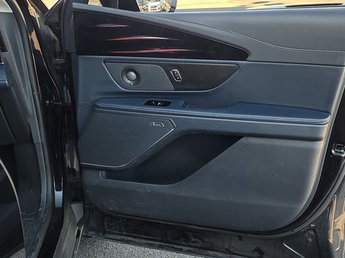 Used 2024 Lincoln Nautilus Reserve w/ Equipment Group 202A image 30