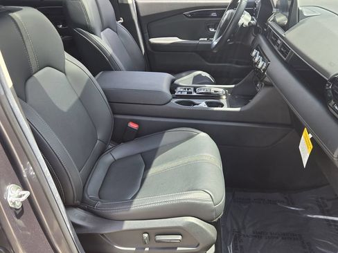Used 2024 Honda Pilot Touring image 19