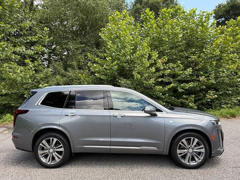 Used 2022 Cadillac XT6 Premium Luxury w/ Platinum Package AWD/4WD image 5