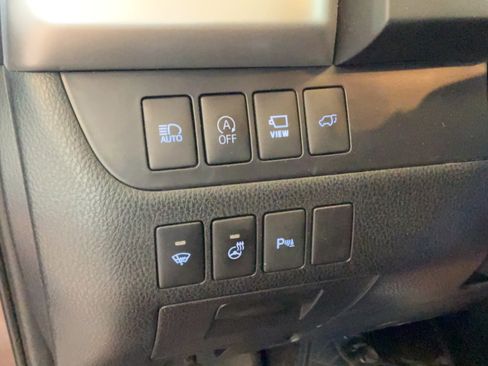 Used 2019 Toyota Highlander Limited Platinum FWD image 20