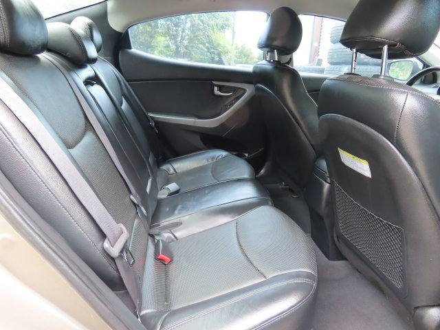 Used 2015 Hyundai Elantra Limited FWD image 32