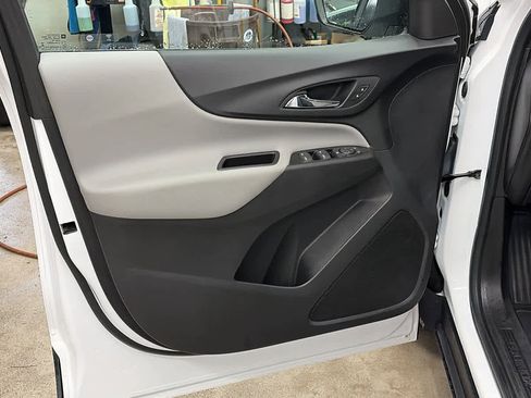 Used 2019 Chevrolet Equinox LS image 5