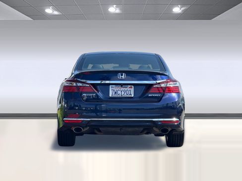 Used 2017 Honda Accord Sport image 10