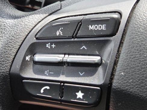 Used 2023 Hyundai Kona SEL AWD/4WD image 12