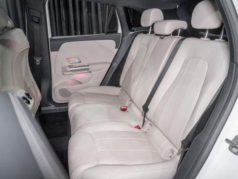 Certified 2025 Mercedes-Benz GLA 250 4MATIC image 12