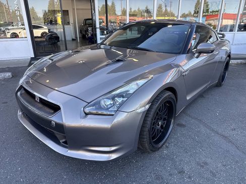 Used 2009 Nissan GT-R Premium AWD/4WD image 1