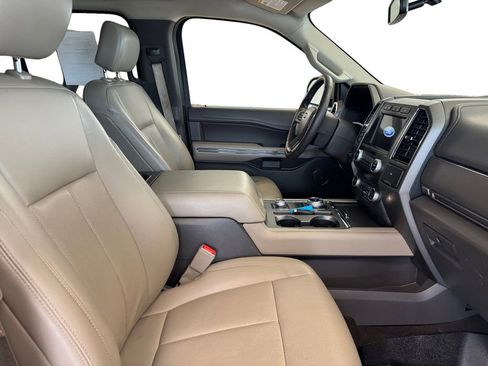 Used 2020 Ford Expedition Max XLT w/ Equipment Group 202A image 17