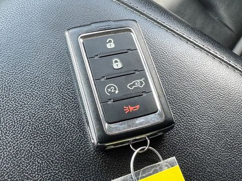 Used 2023 Jeep Grand Cherokee Limited w/ Black Appearance Package AWD/4WD image 35