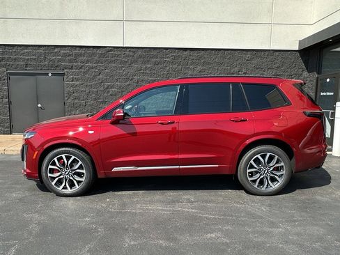 New 2025 Cadillac XT6 Sport w/ Technology Package image 2