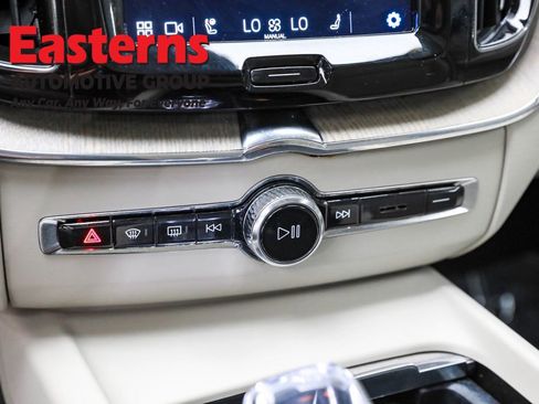 Used 2022 Volvo XC60 B6 Inscription w/ Advanced Package image 19