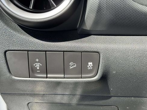 Used 2023 Hyundai Kona SEL AWD/4WD image 21