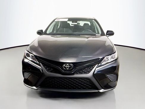 Certified 2019 Toyota Camry SE image 2
