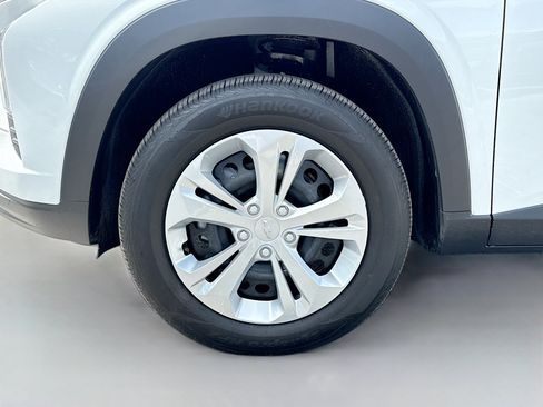 Used 2026 Chevrolet Trax LS FWD image 39