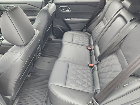 New 2026 Nissan Rogue Platinum image 19